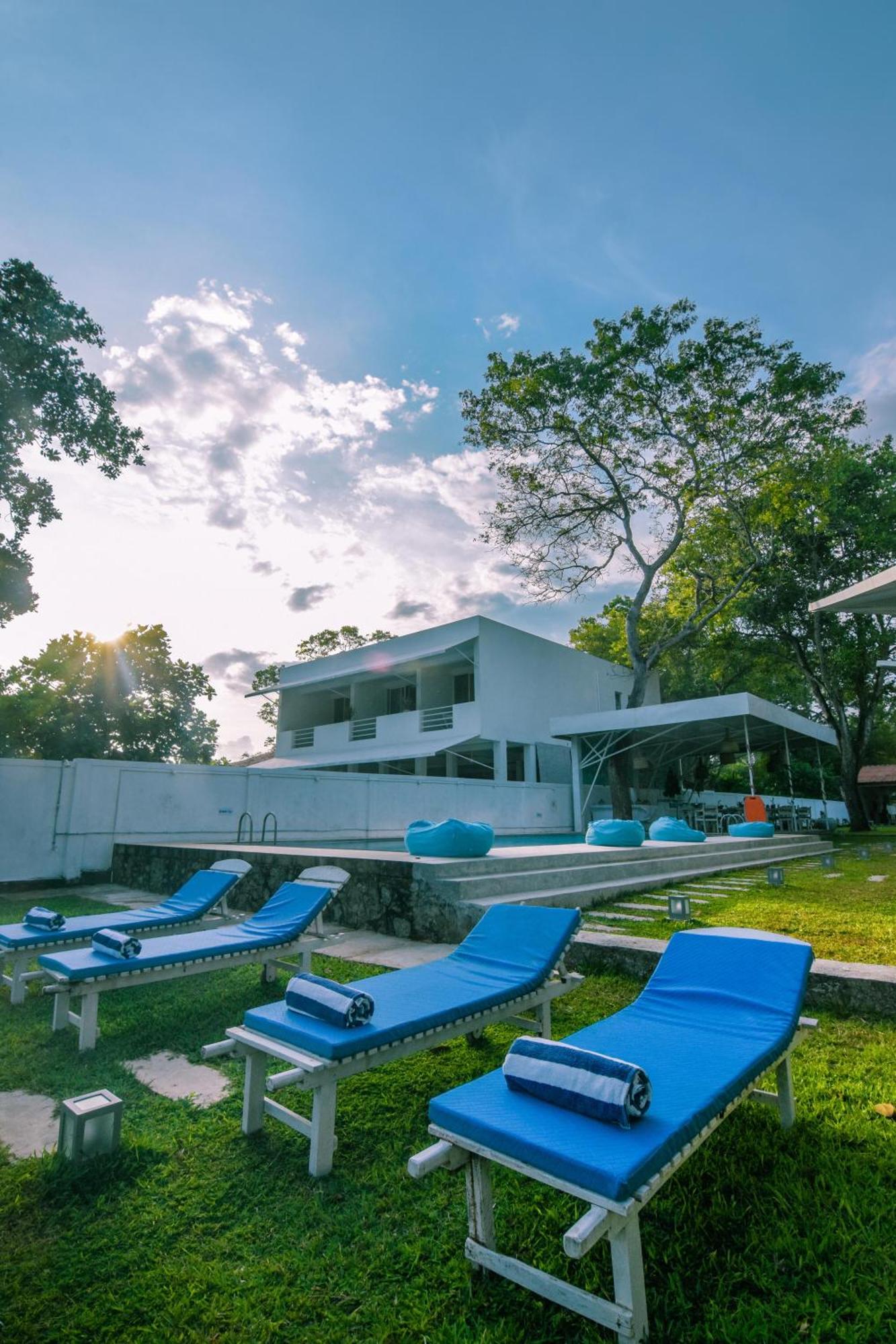 Mawella Beach Resort Tangalle Exterior photo