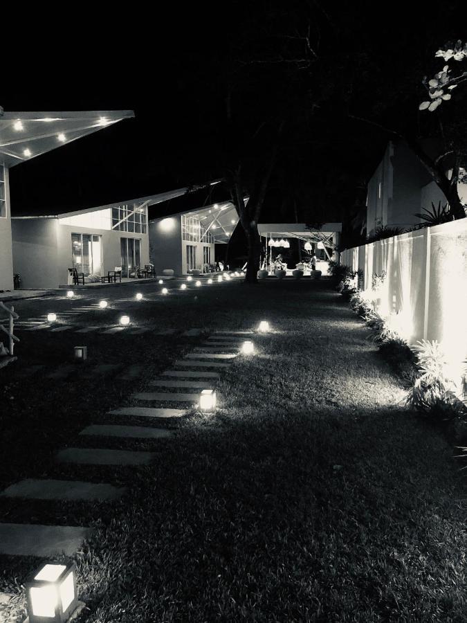 Mawella Beach Resort Tangalle Exterior photo